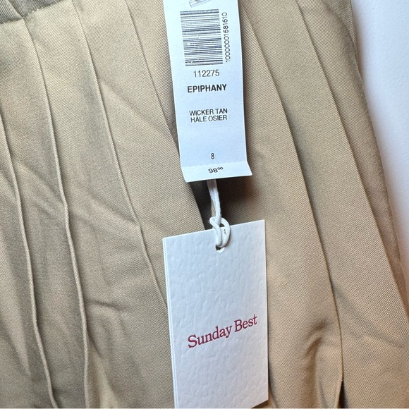 Aritzia Sunday Best
Epiphany Pleated Skirt - Picture 4 of 4